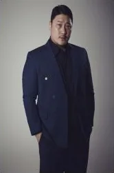 배우 김도현 프로필 사진 — 전신