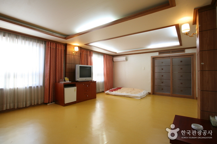 충남 아산시_온양팔래스호텔_스위트 온돌_2